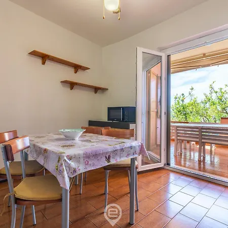 Vakantiehuis Villa Mareverde - Beach, Bbq & Parking