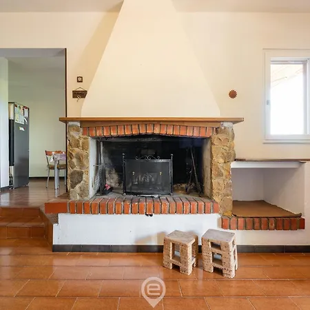 Vakantiehuis Villa Mareverde - Beach, Bbq & Parking Solanas (Cagliari)