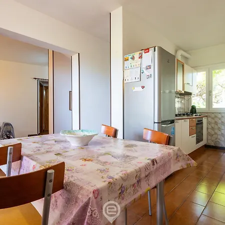 Vakantiehuis Villa Mareverde - Beach, Bbq & Parking