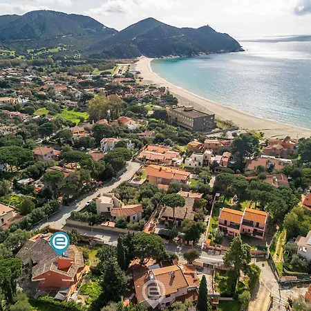 Vakantiehuis Villa Mareverde - Beach, Bbq & Parking